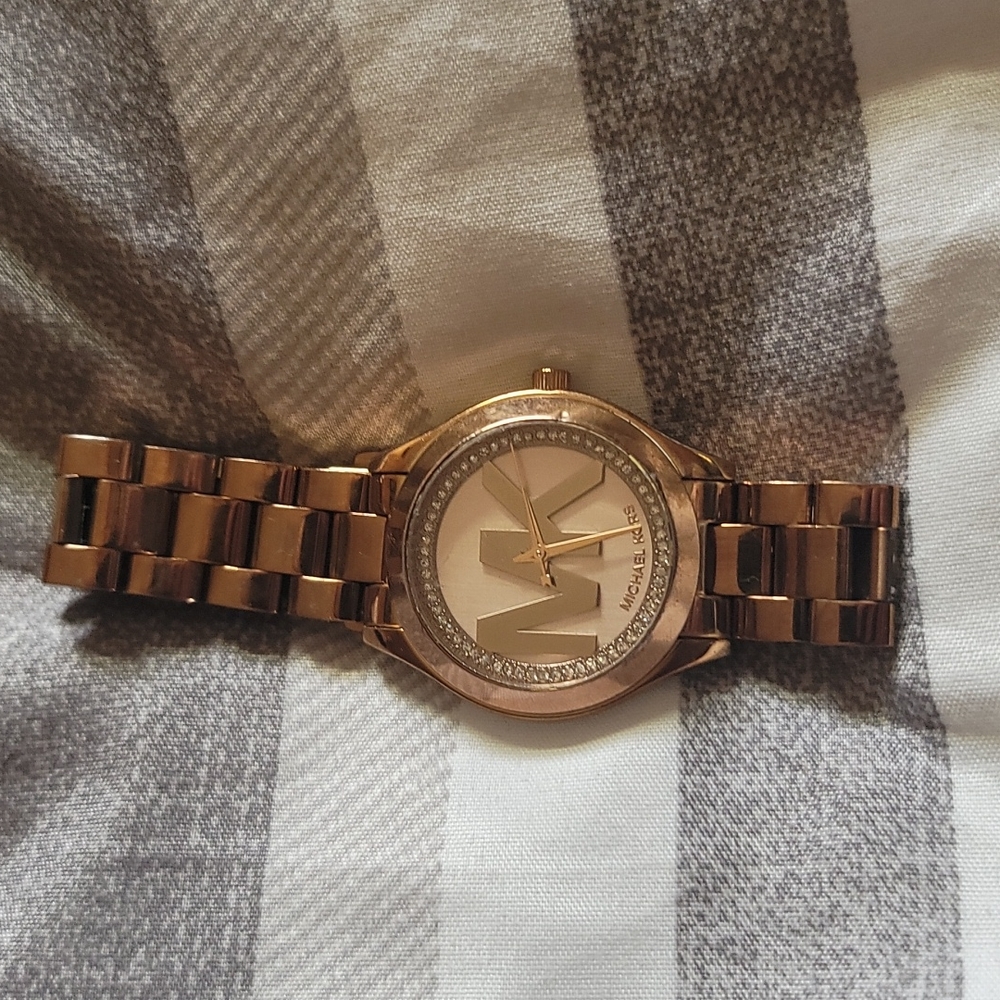 Watch - Picture 3 of 3